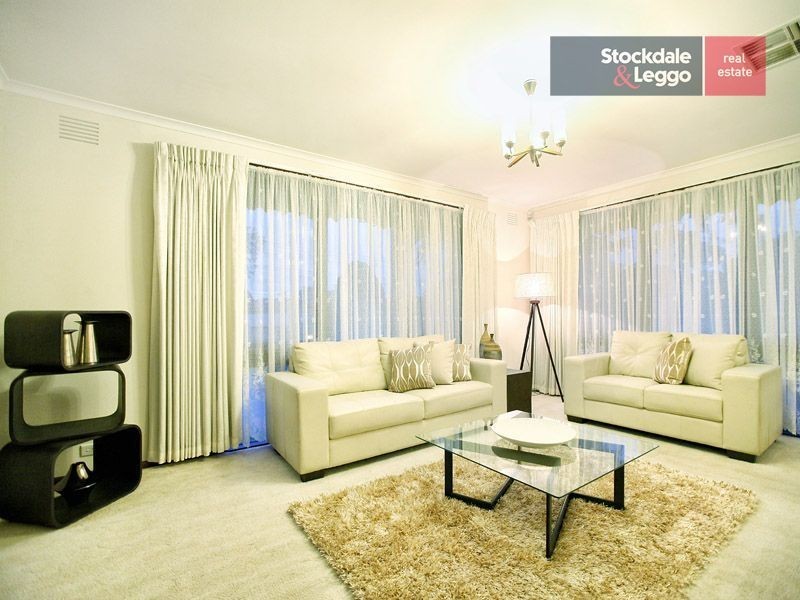 2 Farley Court, Gladstone Park VIC 3043