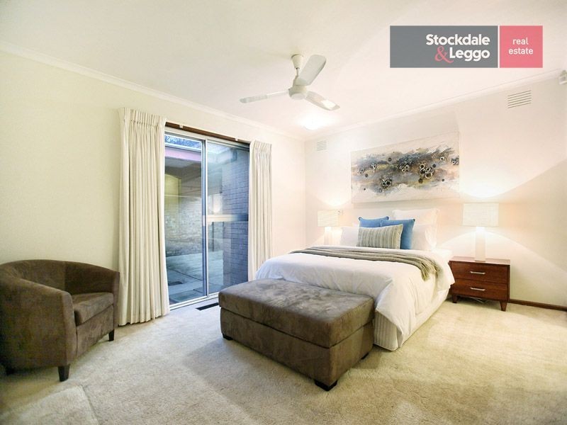 2 Farley Court, Gladstone Park VIC 3043