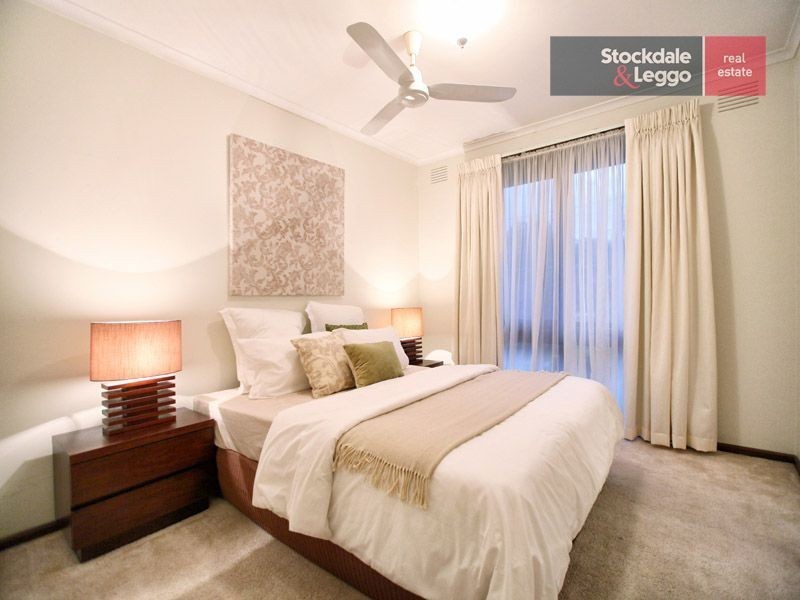 2 Farley Court, Gladstone Park VIC 3043