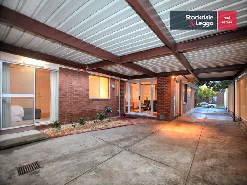 2 Farley Court, Gladstone Park VIC 3043