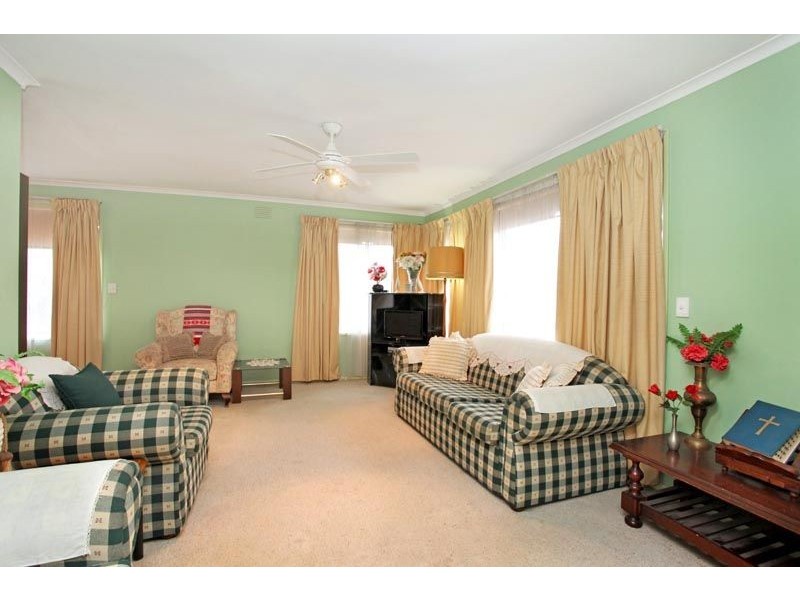 48 Wolverton Drive, Gladstone Park VIC 3043