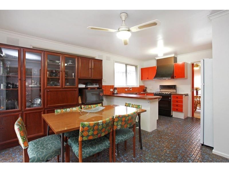 48 Wolverton Drive, Gladstone Park VIC 3043