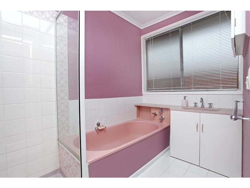 48 Wolverton Drive, Gladstone Park VIC 3043