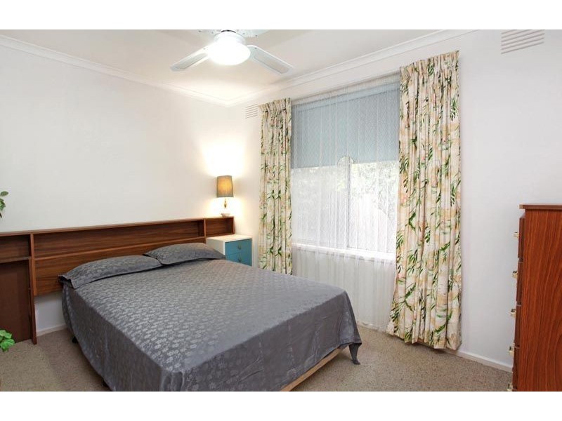 48 Wolverton Drive, Gladstone Park VIC 3043