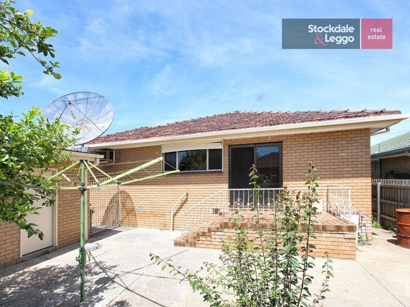 27 Scampton Crescent, Tullamarine VIC 3043