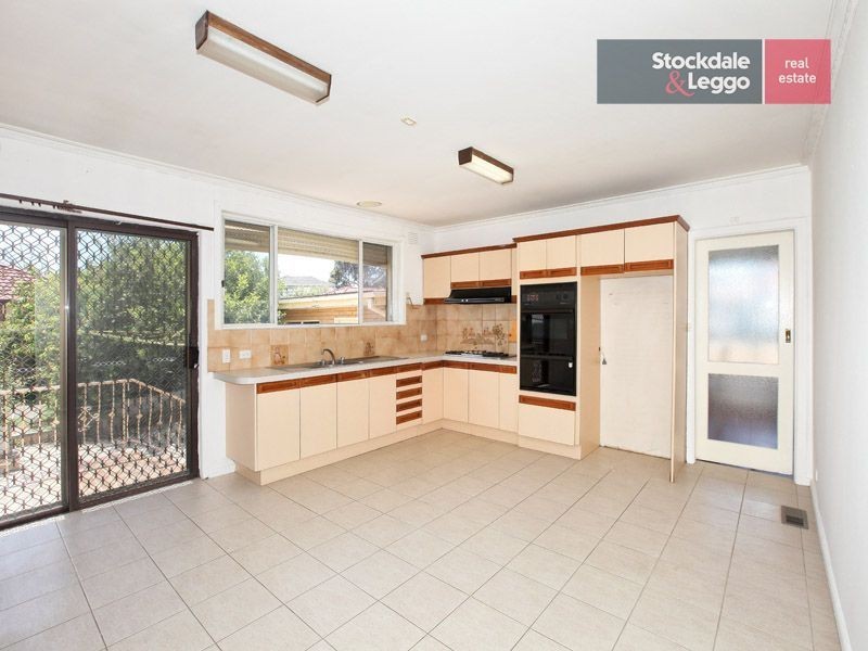 27 Scampton Crescent, Tullamarine VIC 3043