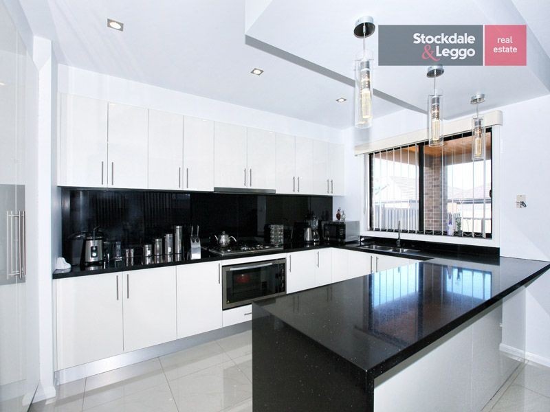 9 Bradshaw Avenue, Craigieburn VIC 3064