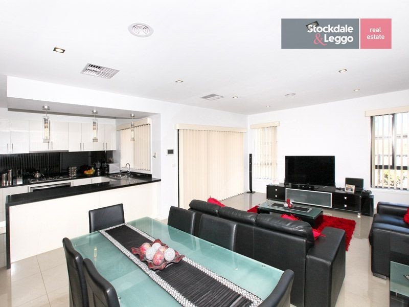 9 Bradshaw Avenue, Craigieburn VIC 3064