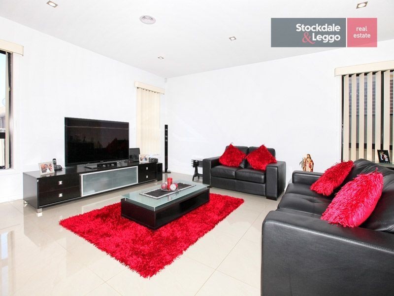 9 Bradshaw Avenue, Craigieburn VIC 3064