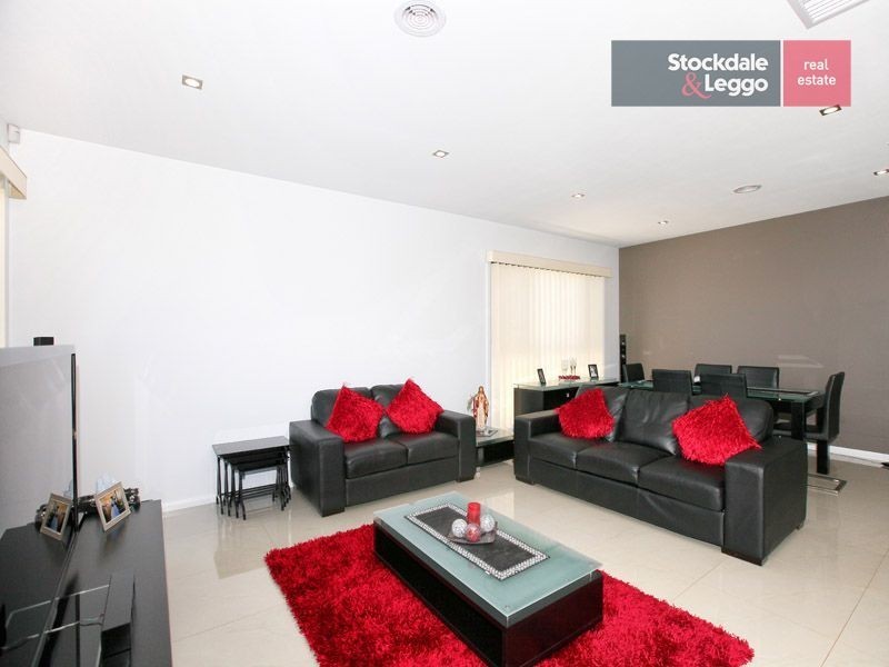 9 Bradshaw Avenue, Craigieburn VIC 3064