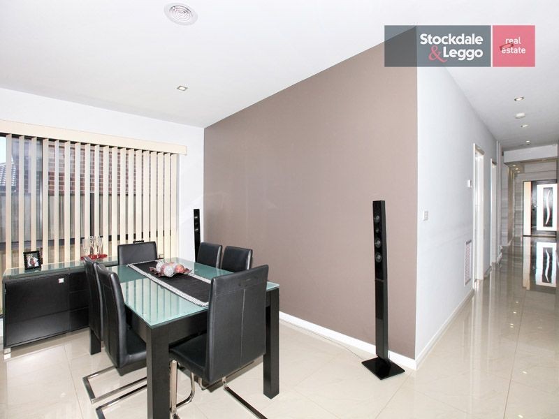 9 Bradshaw Avenue, Craigieburn VIC 3064