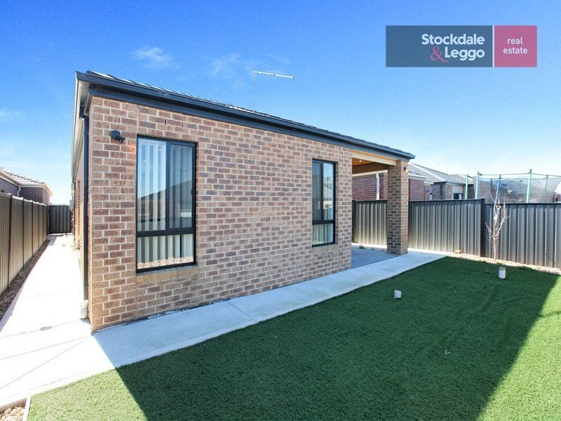 9 Bradshaw Avenue, Craigieburn VIC 3064