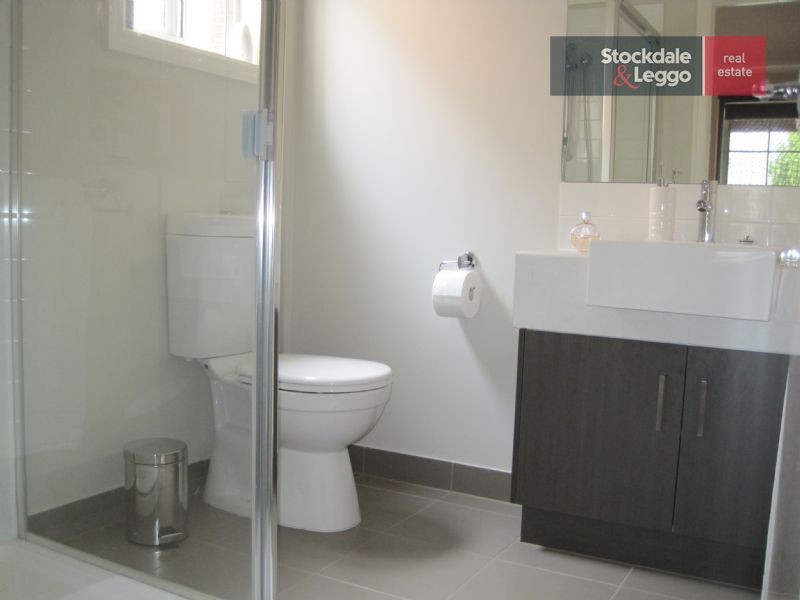 11 Redheugh St, Craigieburn VIC 3064