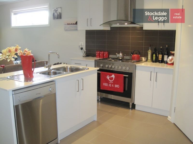 11 Redheugh St, Craigieburn VIC 3064