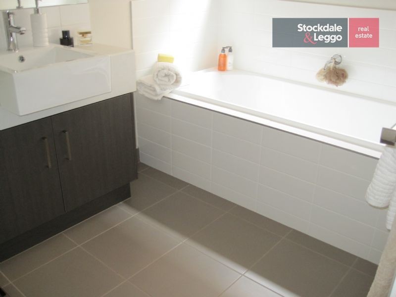 11 Redheugh St, Craigieburn VIC 3064