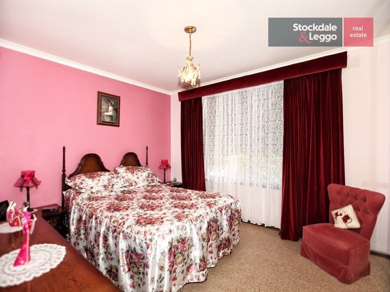 6 Warrah Court, Gladstone Park VIC 3043