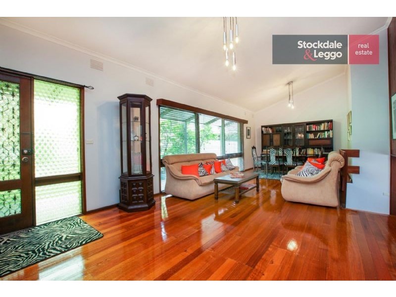 7 Taunton Pl, Gladstone Park VIC 3043