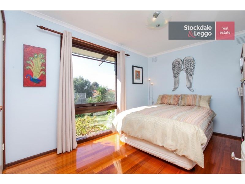 7 Taunton Pl, Gladstone Park VIC 3043