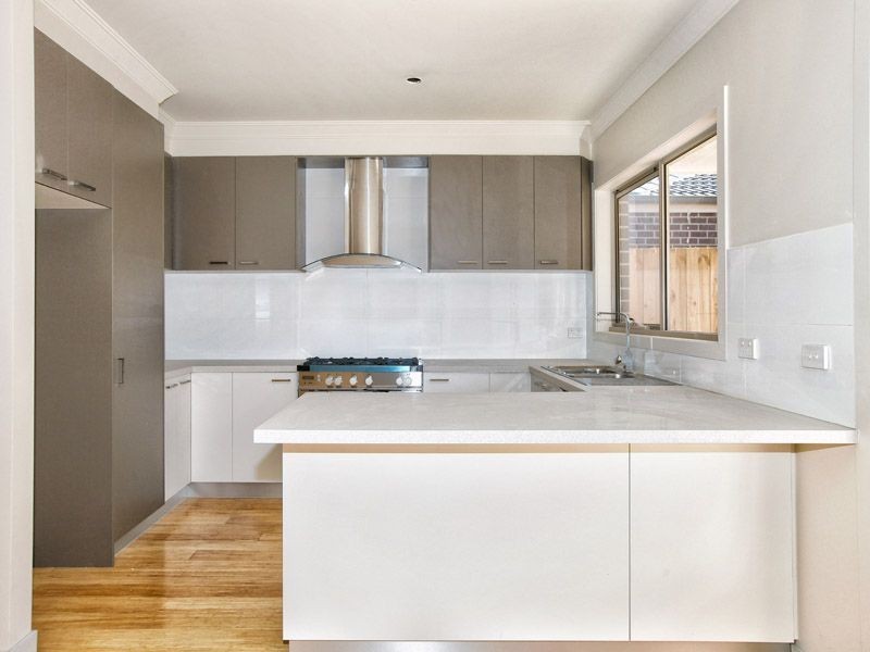 2/14 Waratah Avenue, Tullamarine VIC 3043