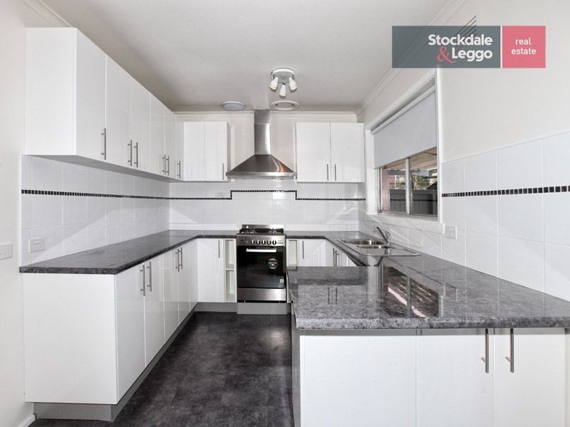 34 Prior Avenue, Gladstone Park VIC 3043