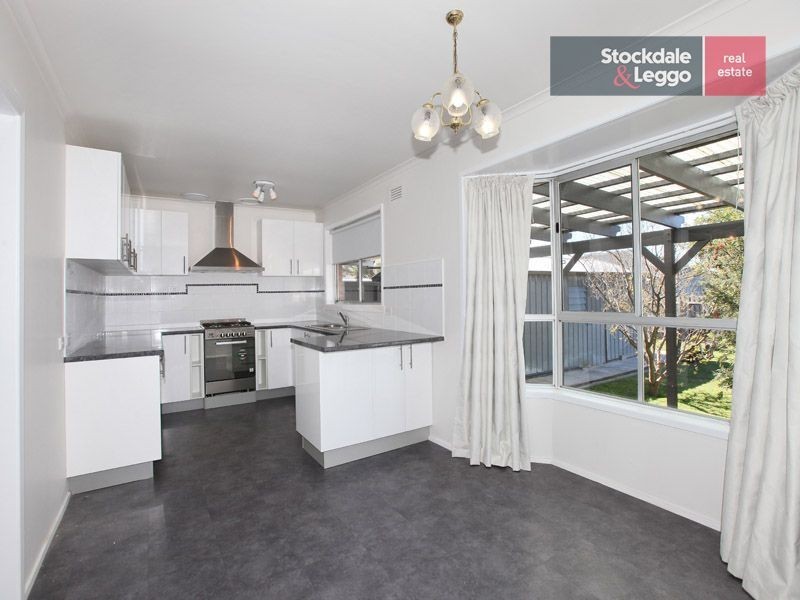 34 Prior Avenue, Gladstone Park VIC 3043