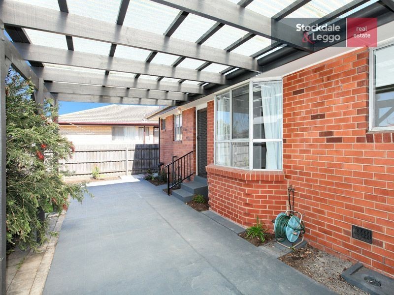 34 Prior Avenue, Gladstone Park VIC 3043