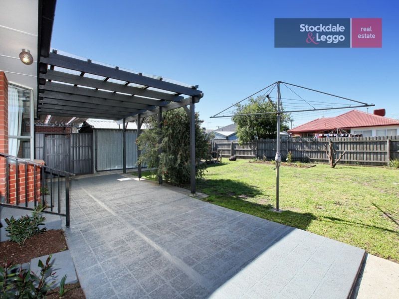 34 Prior Avenue, Gladstone Park VIC 3043