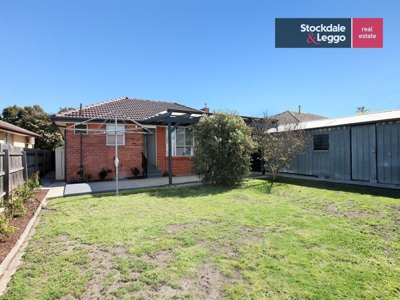 34 Prior Avenue, Gladstone Park VIC 3043