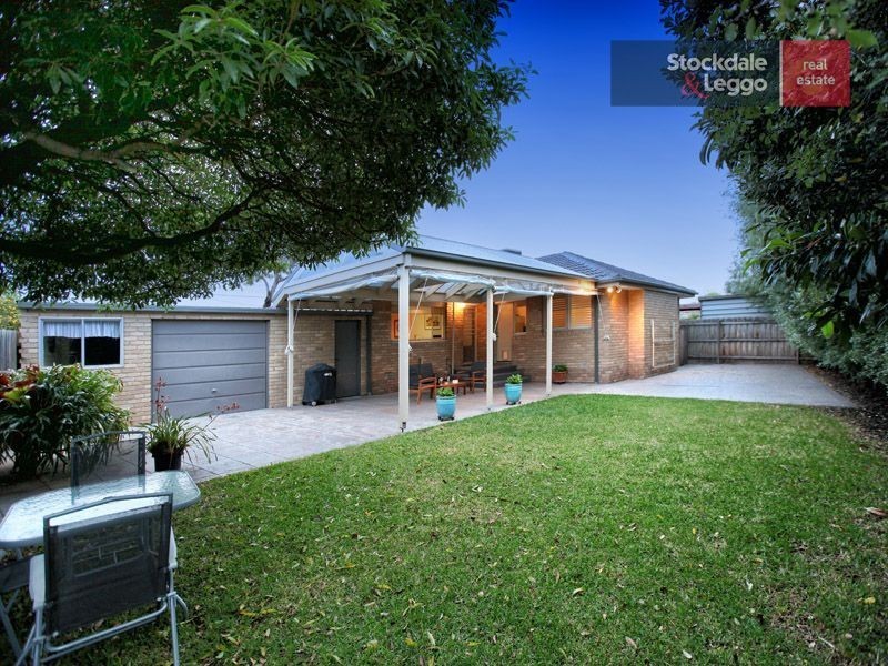 23 Grantley Drive, Gladstone Park VIC 3043