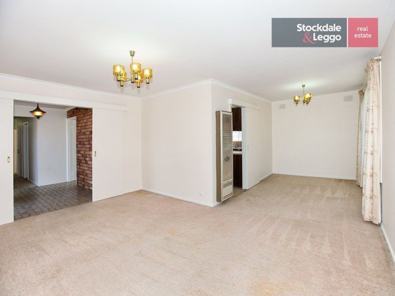 255 Carrick Drive, Gladstone Park VIC 3043