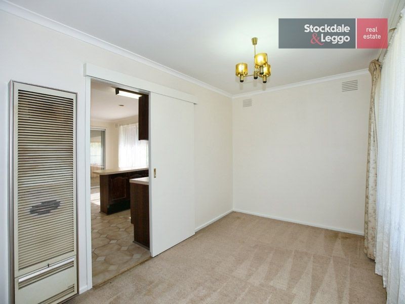 255 Carrick Drive, Gladstone Park VIC 3043