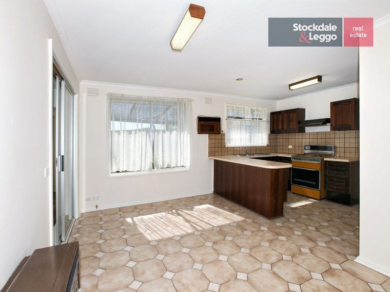 255 Carrick Drive, Gladstone Park VIC 3043
