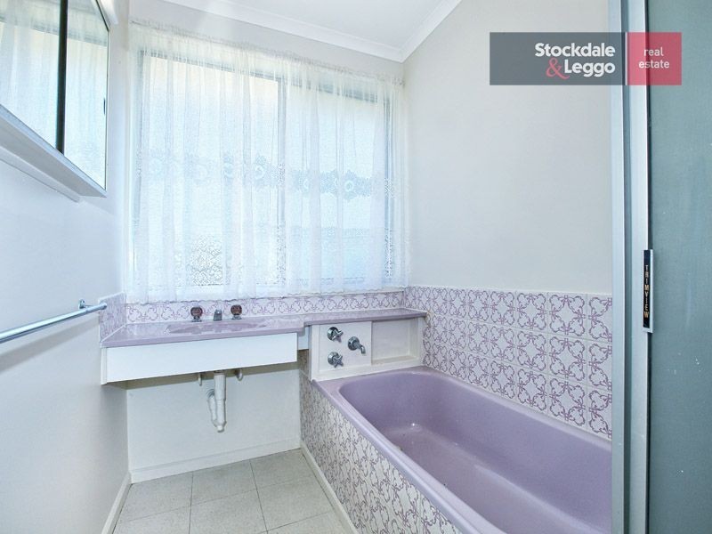 255 Carrick Drive, Gladstone Park VIC 3043