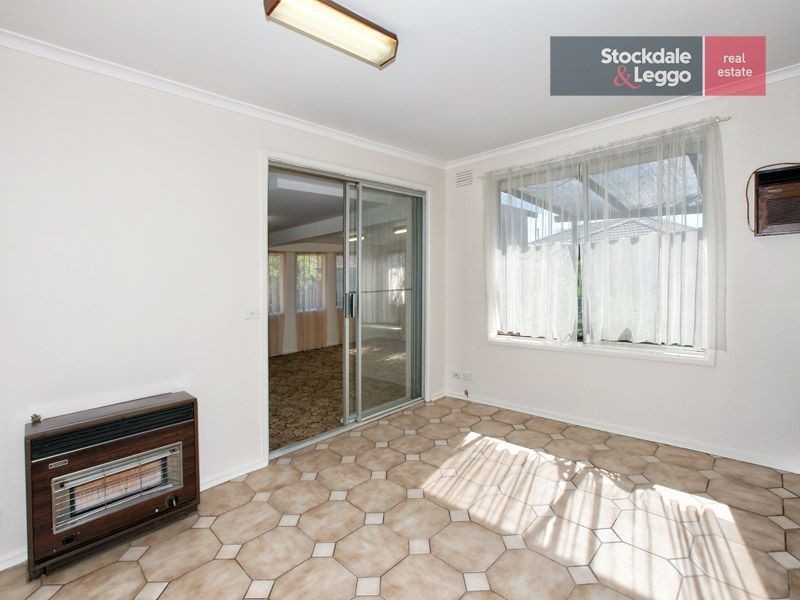 255 Carrick Drive, Gladstone Park VIC 3043