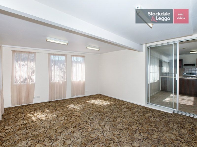 255 Carrick Drive, Gladstone Park VIC 3043
