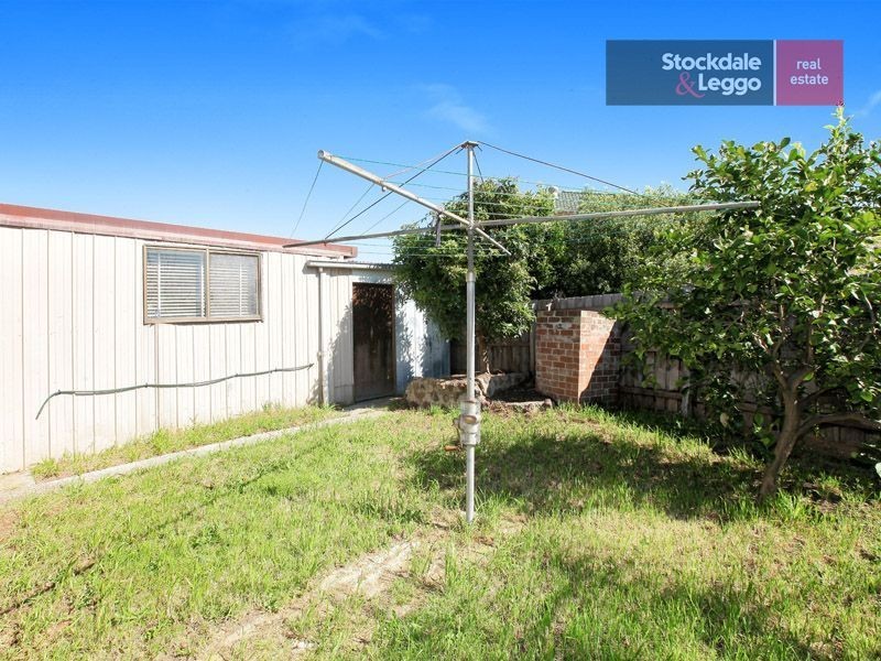 255 Carrick Drive, Gladstone Park VIC 3043