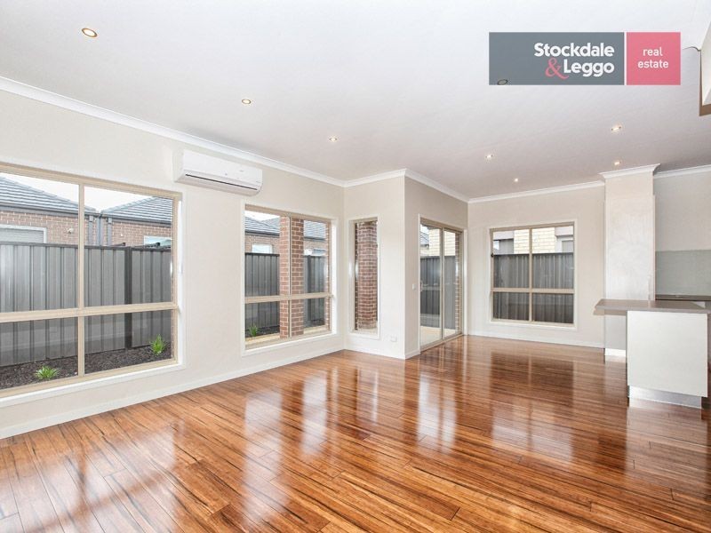 10 Gardner Terrace, Craigieburn VIC 3064