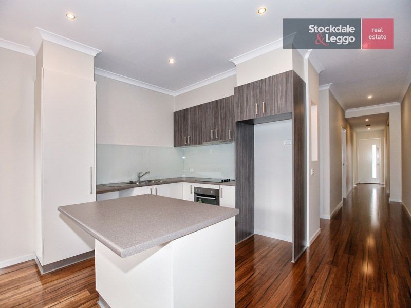 10 Gardner Terrace, Craigieburn VIC 3064