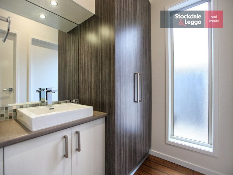 10 Gardner Terrace, Craigieburn VIC 3064