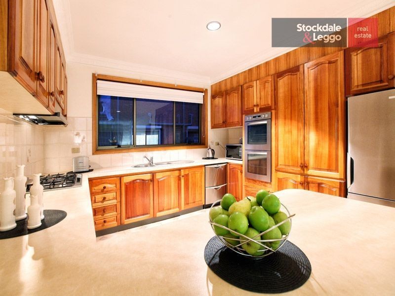 35 Bradford Ave, Greenvale VIC 3059