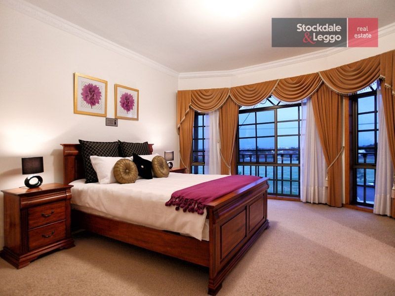 35 Bradford Ave, Greenvale VIC 3059