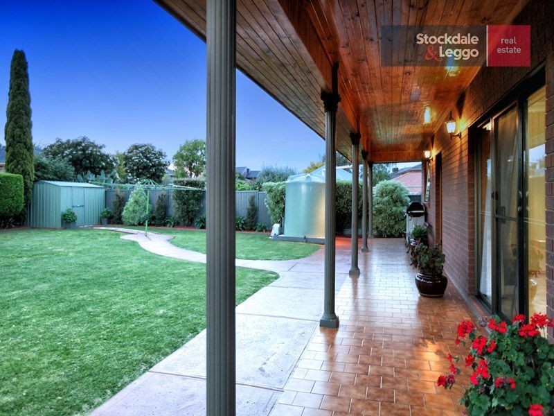 35 Bradford Ave, Greenvale VIC 3059