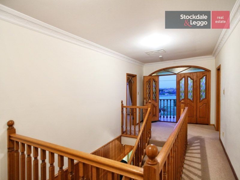 35 Bradford Ave, Greenvale VIC 3059