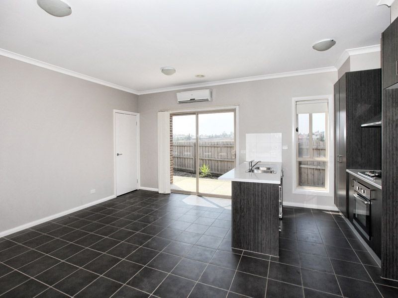 1/10 Leveque Loop, Craigieburn VIC 3064
