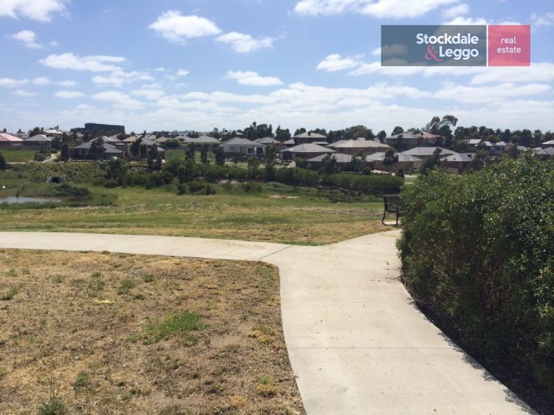1/10 Leveque Loop, Craigieburn VIC 3064