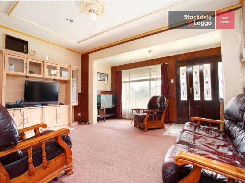 34 Cromwell Street, Glenroy VIC 3046