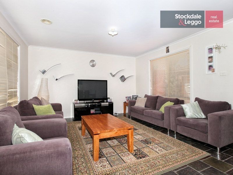 16 Salween Crescent, Roxburgh Park VIC 3064