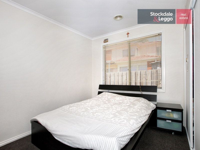 16 Salween Crescent, Roxburgh Park VIC 3064