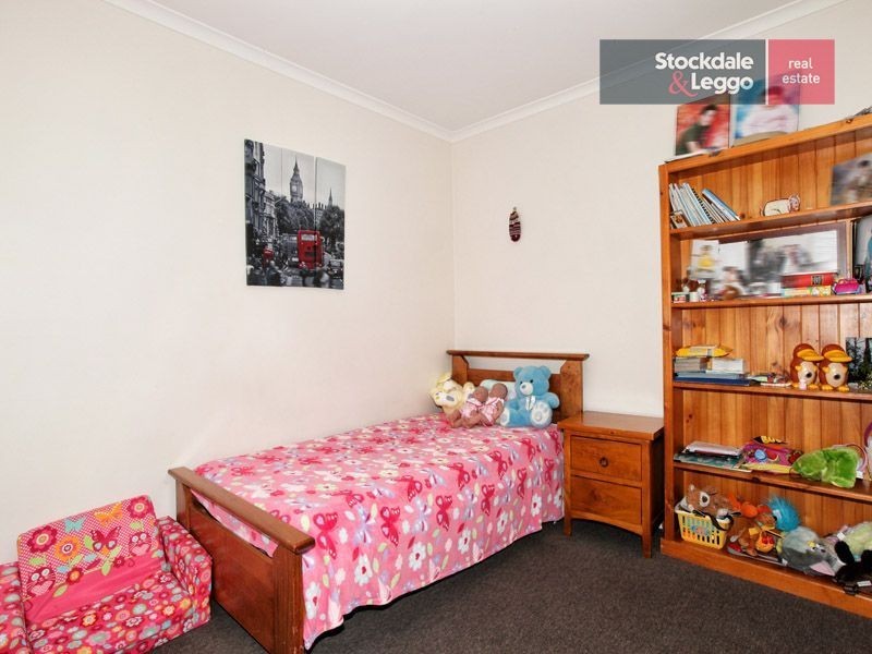 16 Salween Crescent, Roxburgh Park VIC 3064