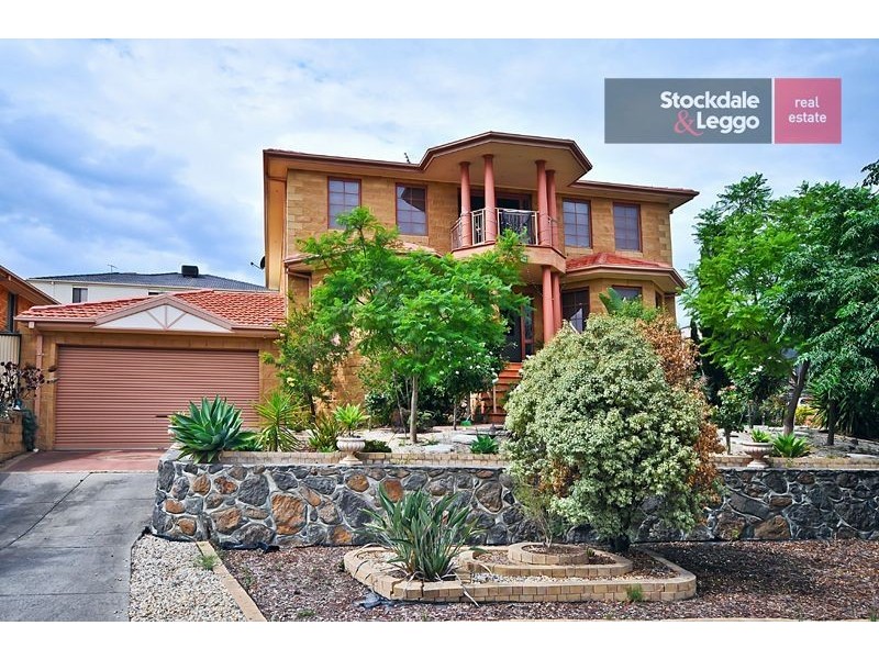 24 Stillwell Crescent, Roxburgh Park VIC 3064